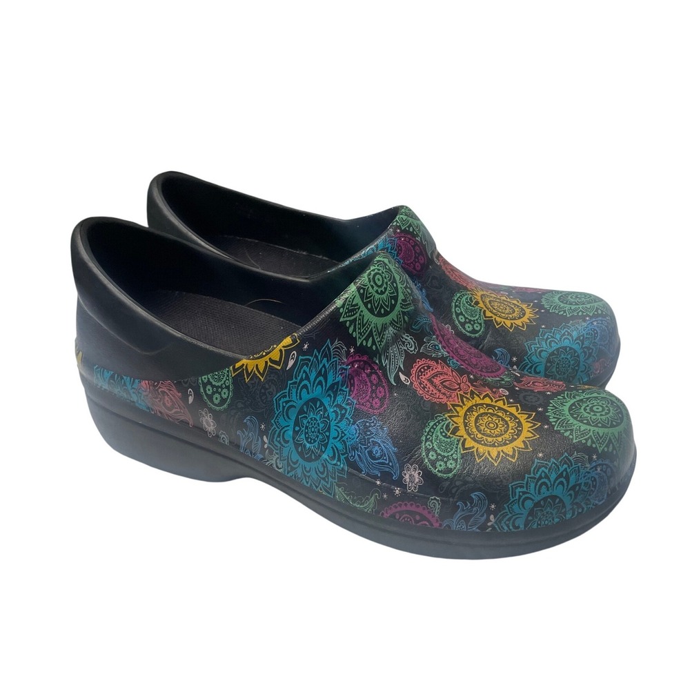 Crocs Neria Pro II Graphic Black Mandala Paisley Clog Women's 8